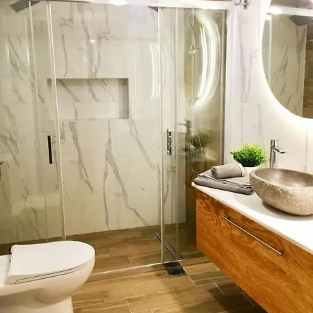 Calm Estia Apartman *